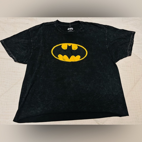 NEW Women’s DC Comics Batmnan Distressed Classic Logo - Picture 6 of 6